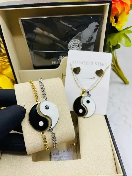 Parure Yin & Yang Équilibre – Colliers et Bracelets de Couple