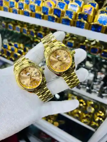 Montre Prestige Dorée Date Élégance